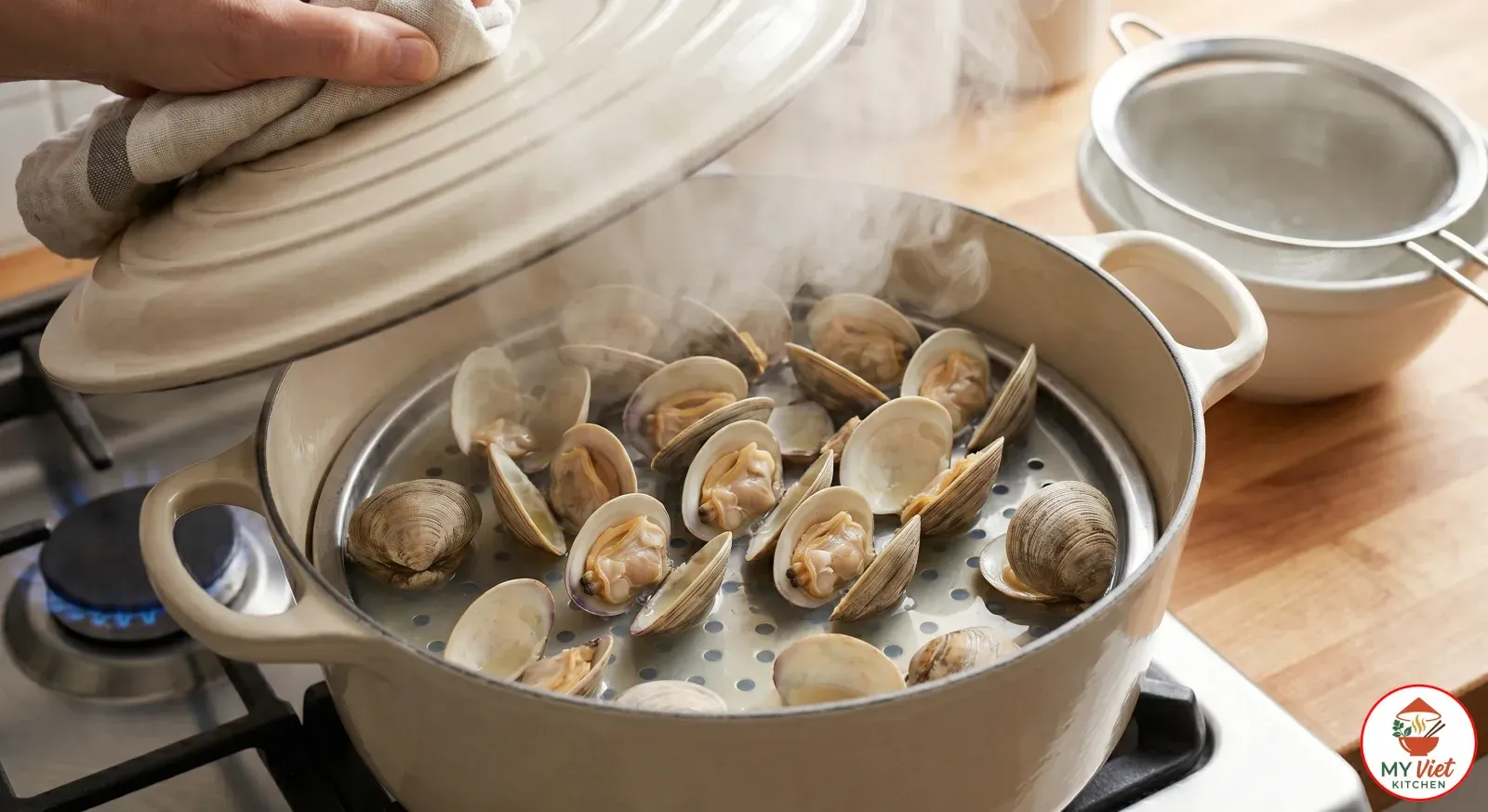 Step 1- Steam the Clams